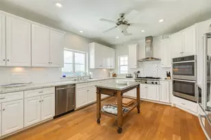 9680 Airways Ln, Galveston, TX 77554 - Photo 27