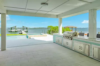 9680 Airways Lane, Galveston, TX 77554 - Photo 11