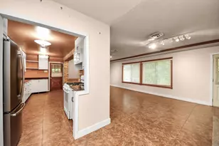 10318 Knoboak Dr, Houston, TX 77043 - Photo 7