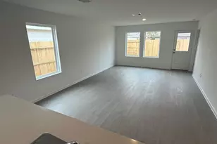 9227 Lowan Terrace Dr, Baytown, TX 77521 - Photo 5