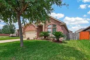 106 Bogey Cir, La Porte, TX 77571 - Photo 3