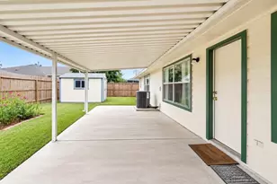 11014 Malden Dr, Houston, TX 77075 - Photo 19