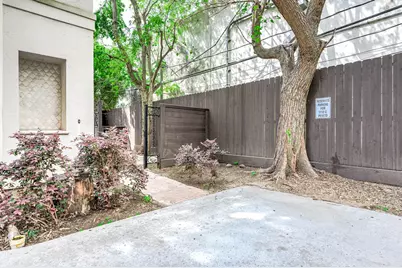1112 Peveto Street #C, Houston, TX 77019 - Photo 9
