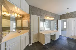 19230 Canyon Bay Dr, Tomball, TX 77377 - Photo 23