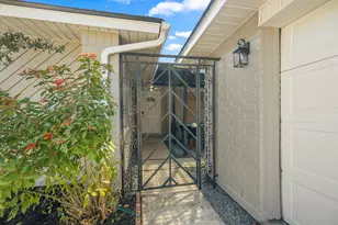 2531 Colonial Ridge Dr, Friendswood, TX 77546 - Photo 3