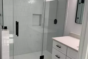 8726 Scott St, Houston, TX 77051 - Photo 7