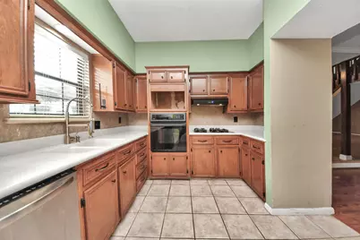 6470 Creekbend Drive, Houston, TX 77096 - Photo 17