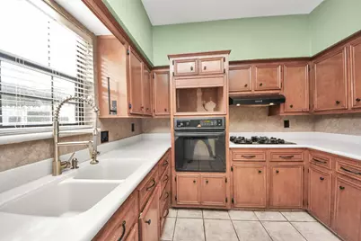 6470 Creekbend Drive, Houston, TX 77096 - Photo 21