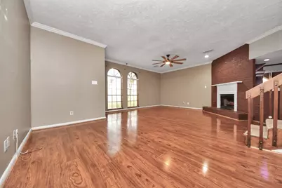 6470 Creekbend Drive, Houston, TX 77096 - Photo 9