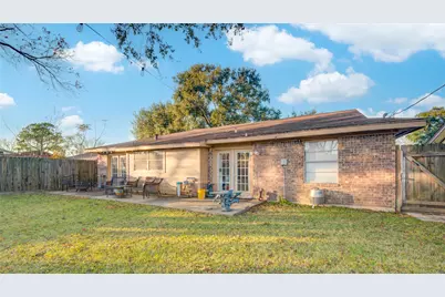 700 N Plantation Drive, Angleton, TX 77515 - Photo 23