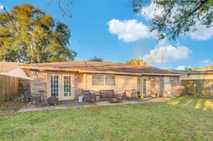 700 N Plantation Dr, Angleton, TX 77515 - Photo 25