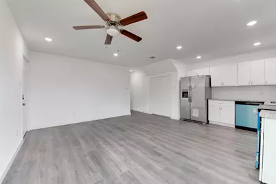 8126 Sterlingshire Street #A, Houston, TX 77078 - Photo 5