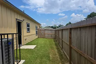 210 Dipping Strm St, Houston, TX 77076 - Photo 11
