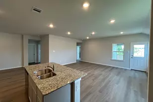 301 Doss Dr, Rockdale, TX 76567 - Photo 5