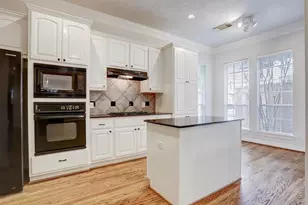 2822 Briarhurst Park Park, Houston, TX 77057 - Photo 11