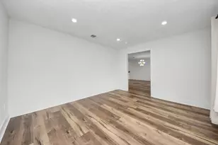 9731 Clanton St, Houston, TX 77080 - Photo 15