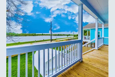 4620 North Railroad Avenue, Hitchcock, TX 77563 - Photo 1