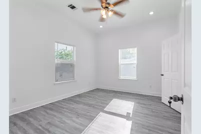 4620 North Railroad Avenue, Hitchcock, TX 77563 - Photo 31