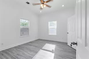 4620 N Railroad Ave, Hitchcock, TX 77563 - Photo 31