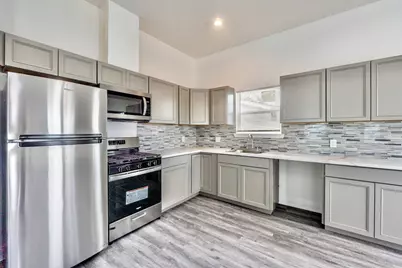 4620 North Railroad Avenue, Hitchcock, TX 77563 - Photo 9