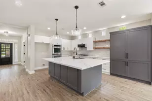 35 Classic Oaks Pl, The Woodlands, TX 77382 - Photo 13