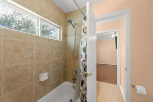 2407 Royal Palm Ct, League City, TX 77573 - Photo 33
