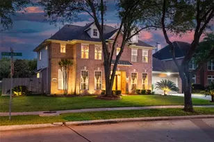 2407 Royal Palm Ct, League City, TX 77573 - Photo 1