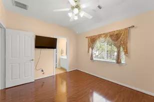 2407 Royal Palm Ct, League City, TX 77573 - Photo 35