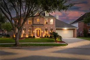 2407 Royal Palm Ct, League City, TX 77573 - Photo 9