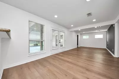 1108 Wakefield Drive, Houston, TX 77018 - Photo 3