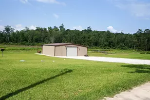 317 Hickory Dr E, Livingston, TX 77351 - Photo 25