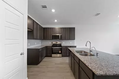 664 Imperial Loop, Alvin, TX 77511 - Photo 11