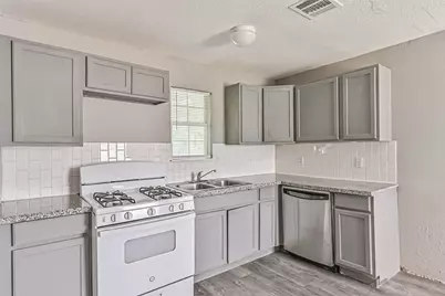 9839 Racine Street #1/2, Houston, TX 77029 - Photo 13