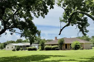 2295 County Rd 145, Alvin, TX 77511 - Photo 3