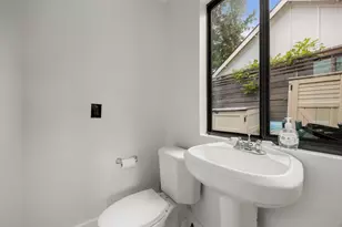 1054 Gardenia Dr, Houston, TX 77018 - Photo 37