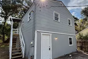 211 W South St, Alvin, TX 77511 - Photo 7