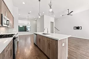 1004 California St, Houston, TX 77006 - Photo 7