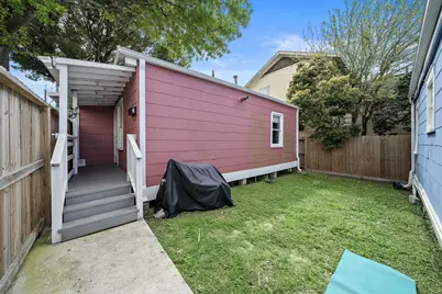 609 Sealy Street, Galveston, TX 77550 - Photo 11