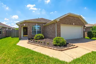 878 Driftwood Ln, La Marque, TX 77568 - Photo 1