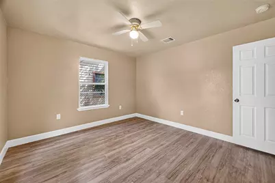 8166 Oak Knoll Lane, Houston, TX 77028 - Photo 27