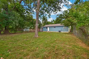 8166 Oak Knoll Ln, Houston, TX 77028 - Photo 31