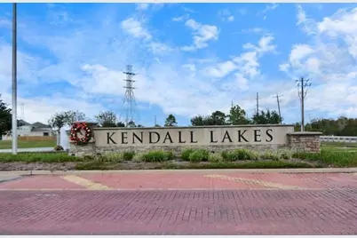 303 Lake Line Drive, Alvin, TX 77511 - Photo 15