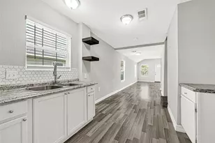 306 E 38th St, Houston, TX 77018 - Photo 11