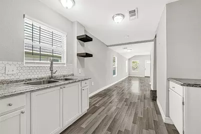 306 E 38th Street, Houston, TX 77018 - Photo 13