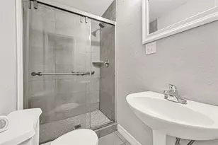 306 E 38th St, Houston, TX 77018 - Photo 23