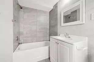 306 E 38th St, Houston, TX 77018 - Photo 15