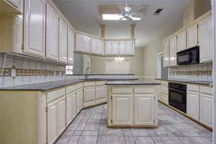 9 N Cay Ct, Angleton, TX 77515 - Photo 11