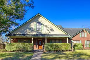 9 N Cay Ct, Angleton, TX 77515 - Photo 1