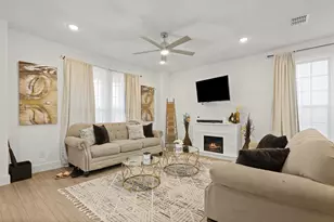 1013 Carnation Dr, Crowley, TX 76036 - Photo 7