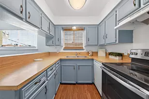 7714 Renwick Dr, Houston, TX 77081 - Photo 9